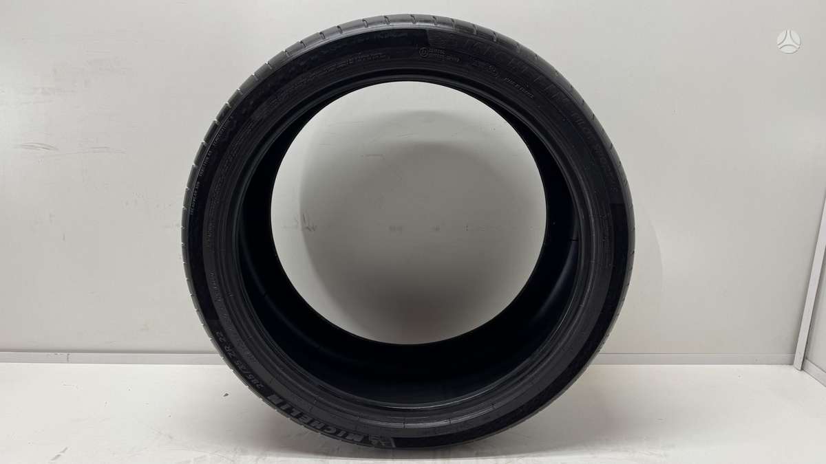 Michelin Pilot Sport 4s, summer 285/35 R22