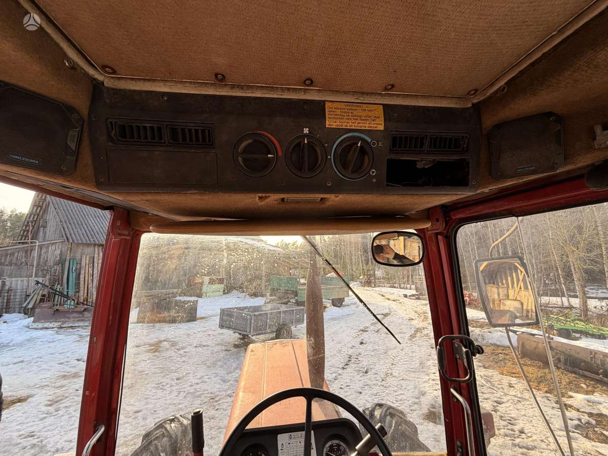 Case 844XL, tractors