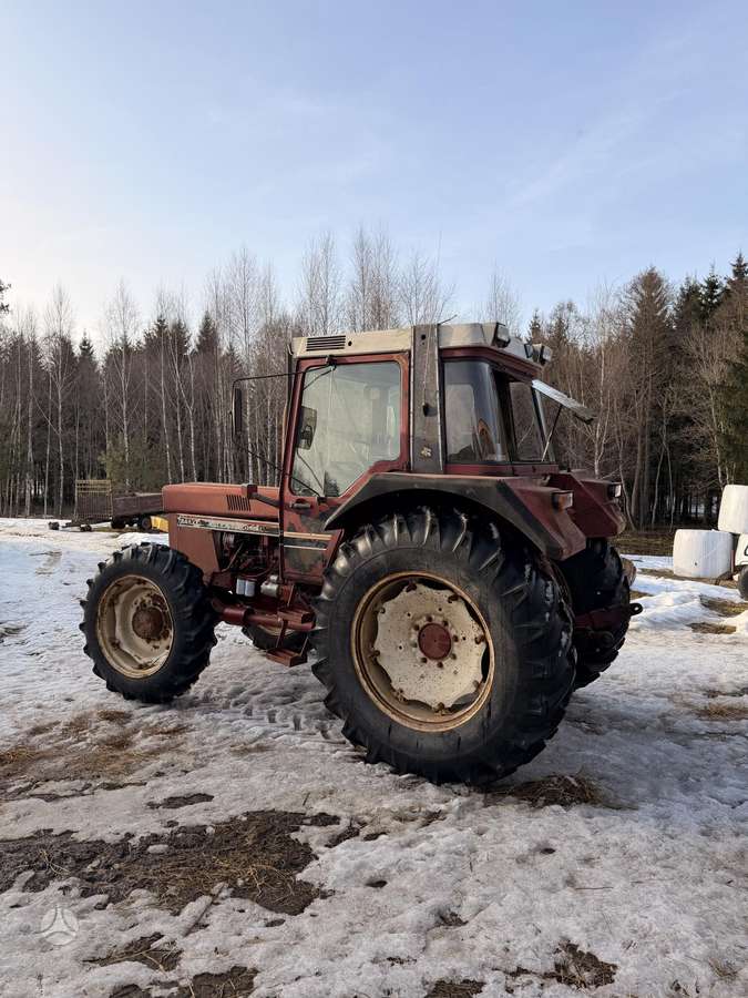 Case 844XL, tractors