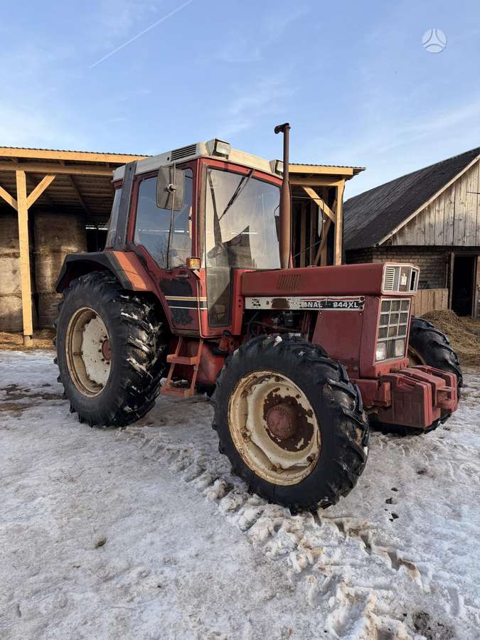 Case 844XL, тракторы
