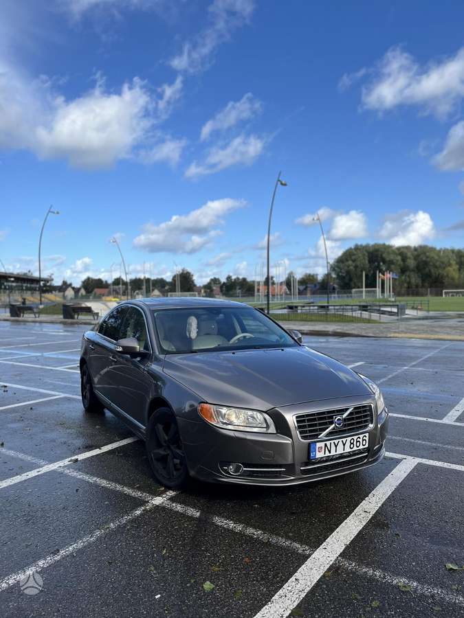 Volvo S80, 2.4 l., Седан