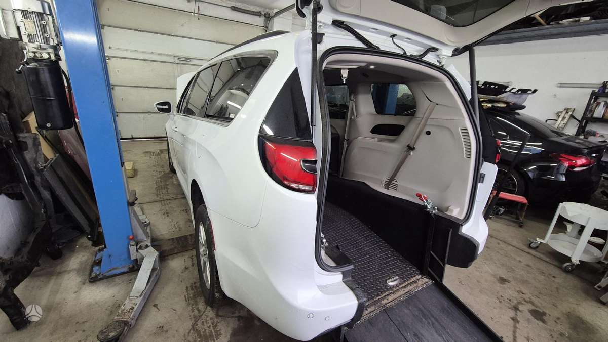 Chrysler Pacifica 70k mylių