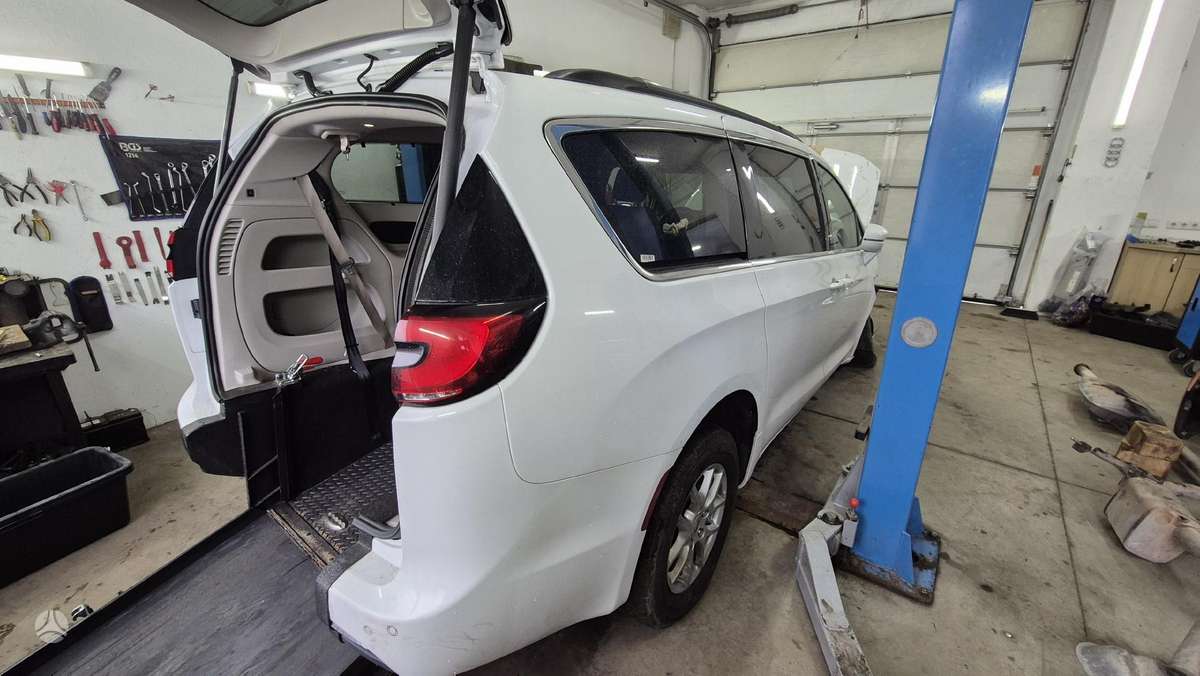 Chrysler Pacifica 70k mylių
