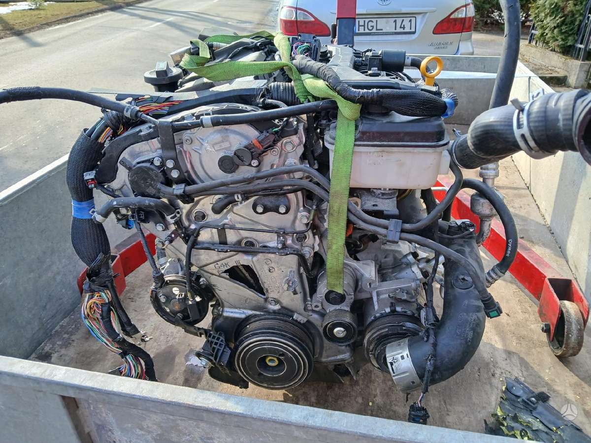 Genesis GV70 dalimis