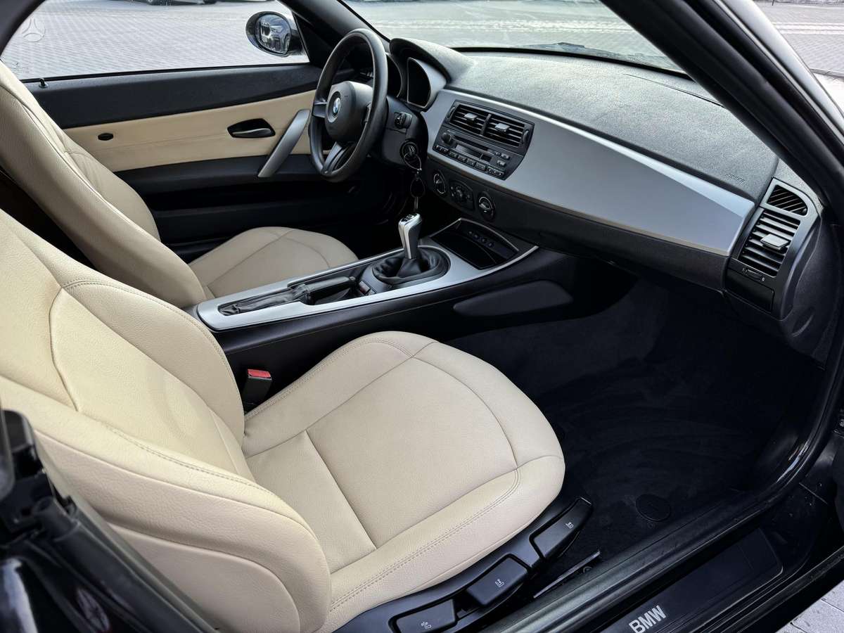 BMW Z4, 2.0 l., Кабриолет