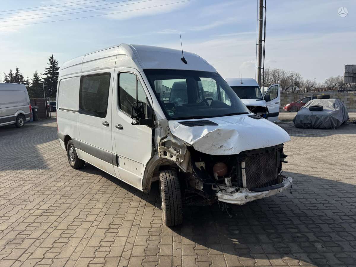 Mercedes-Benz Sprinter, preču