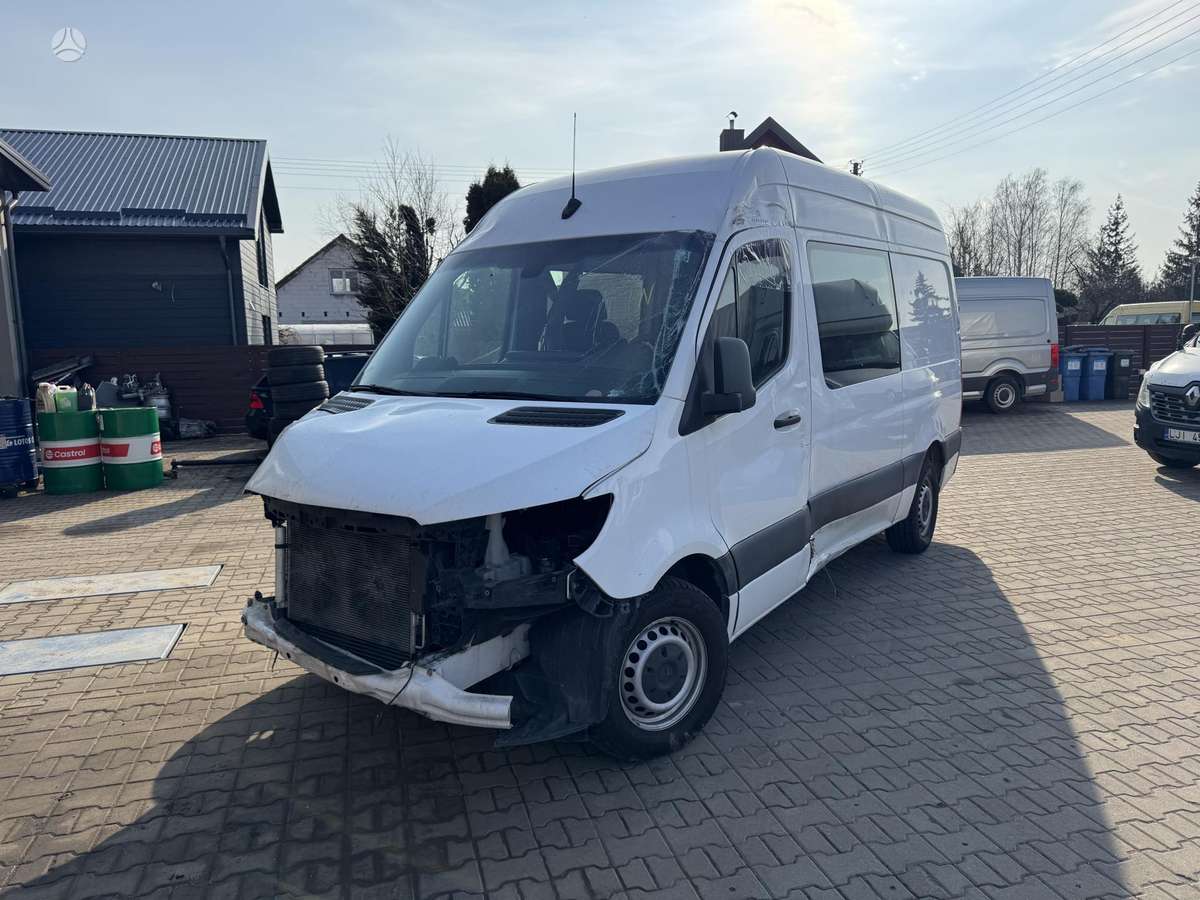 Mercedes-Benz Sprinter, preču