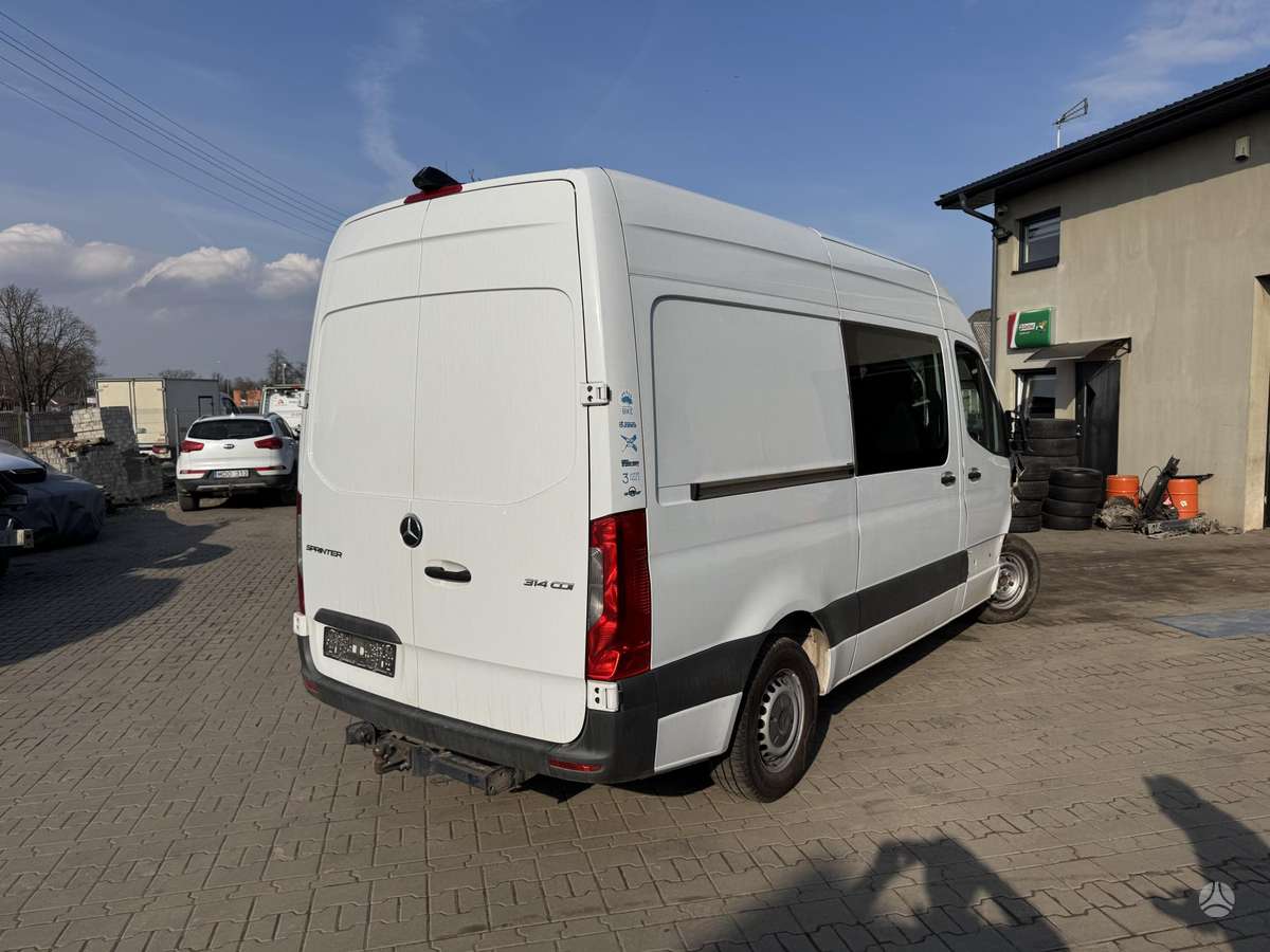 Mercedes-Benz Sprinter, preču