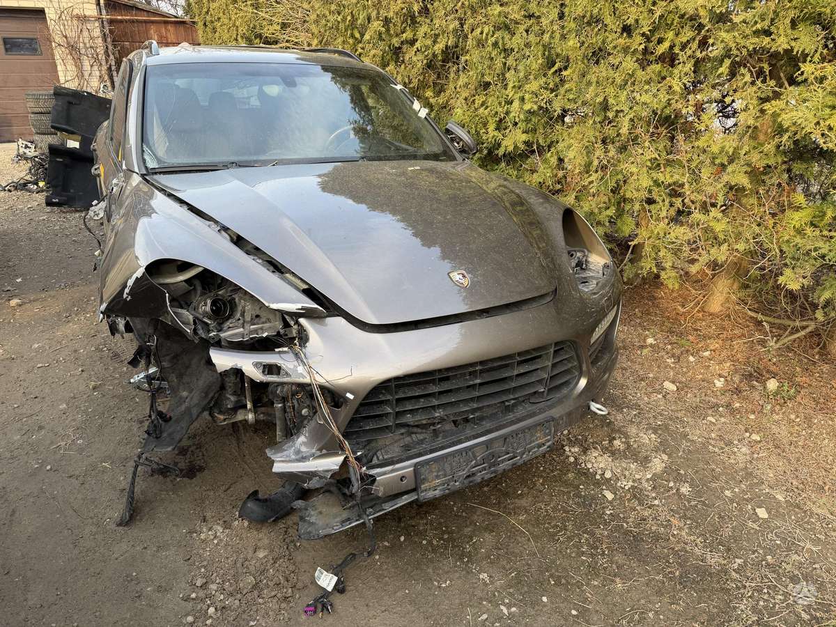 Porsche Cayenne Turbo parduodamas dalimis