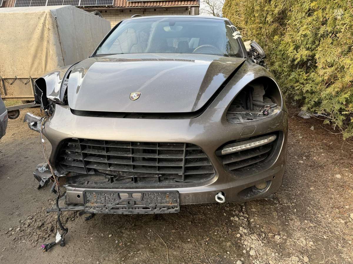 Porsche Cayenne Turbo parduodamas dalimis