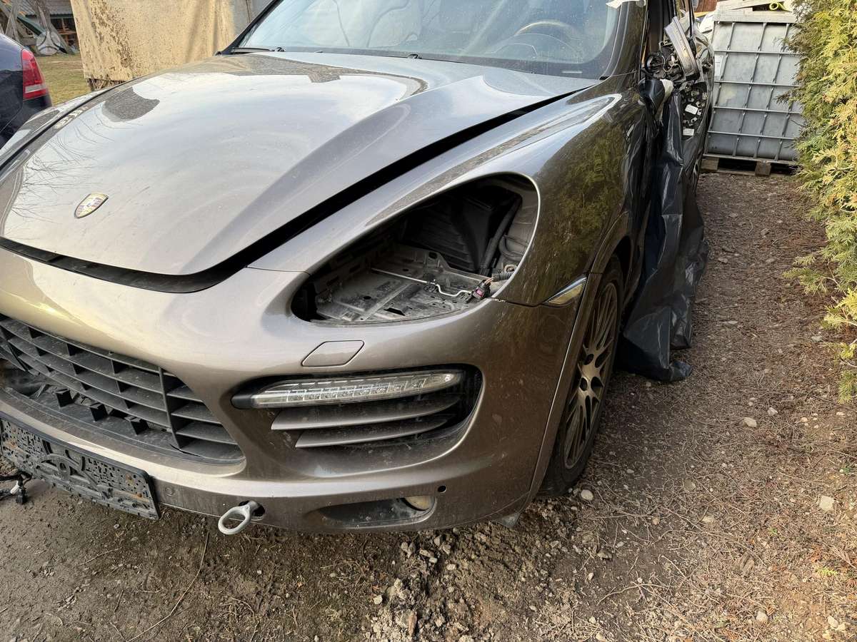 Porsche Cayenne Turbo parduodamas dalimis
