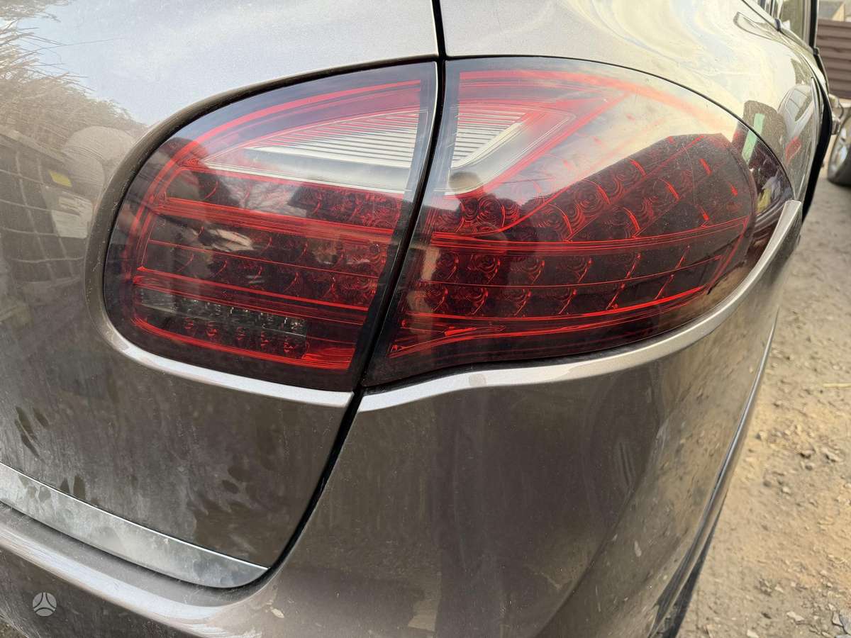 Porsche Cayenne Turbo parduodamas dalimis