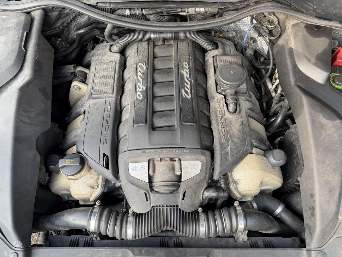 Porsche Cayenne Turbo parduodamas dalimis