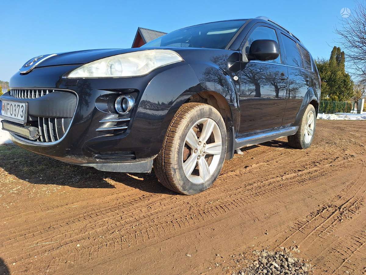 Peugeot 4007 - 8