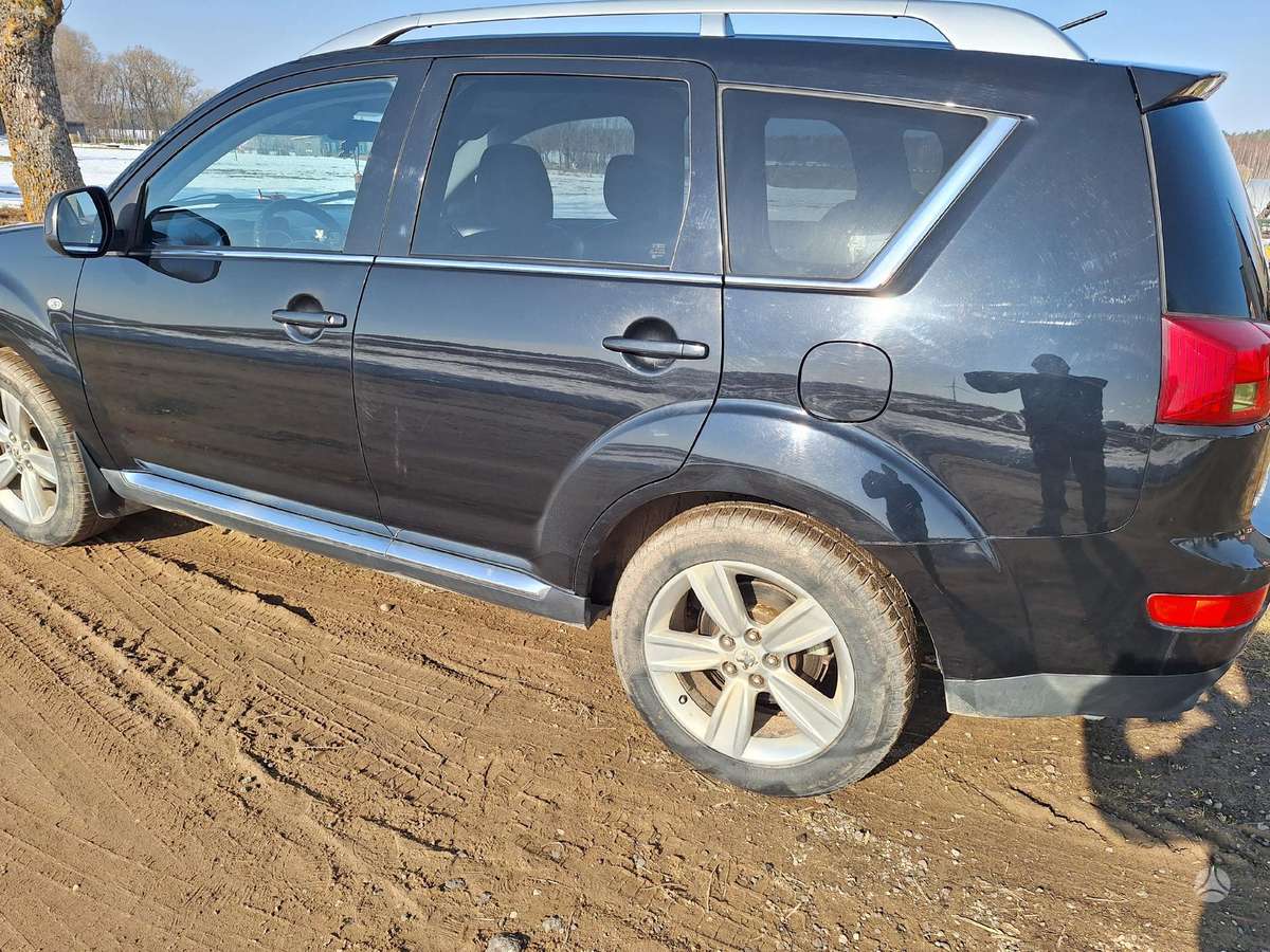 Peugeot 4007 - 9