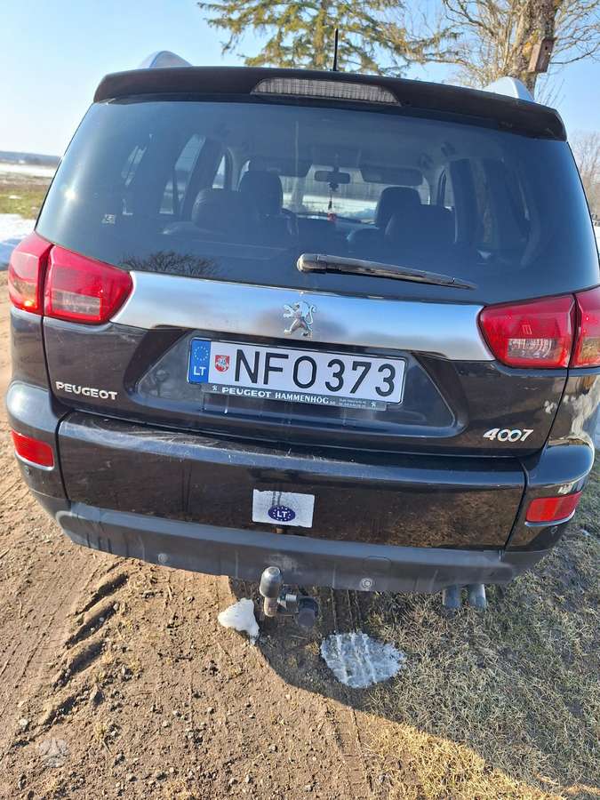 Peugeot 4007 - 12