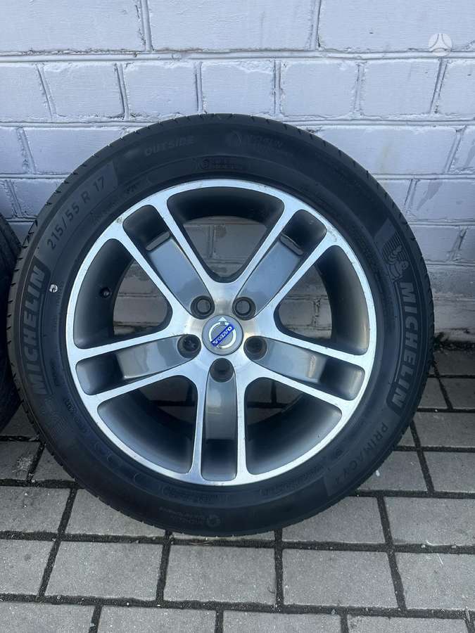 Volvo, lengvojo lydinio, R17
