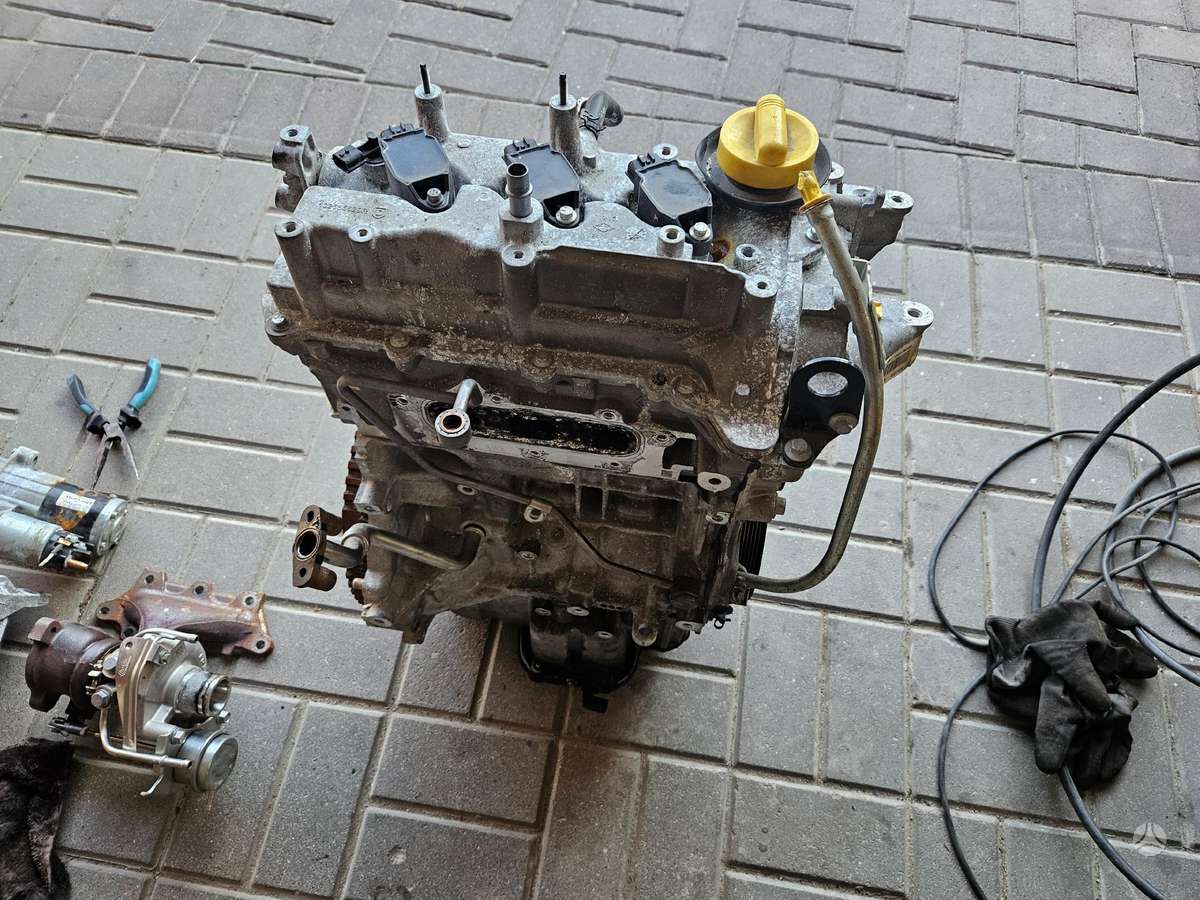 Renault Captur variklio detalės