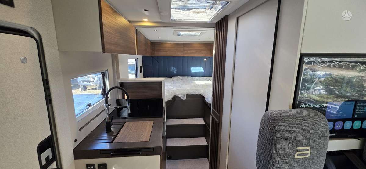 Bürstner Signature 7.1, campers