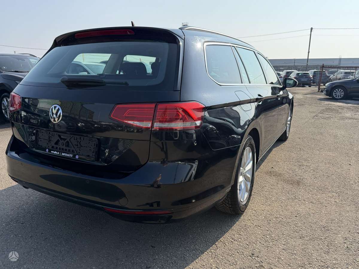 Volkswagen Passat - 4