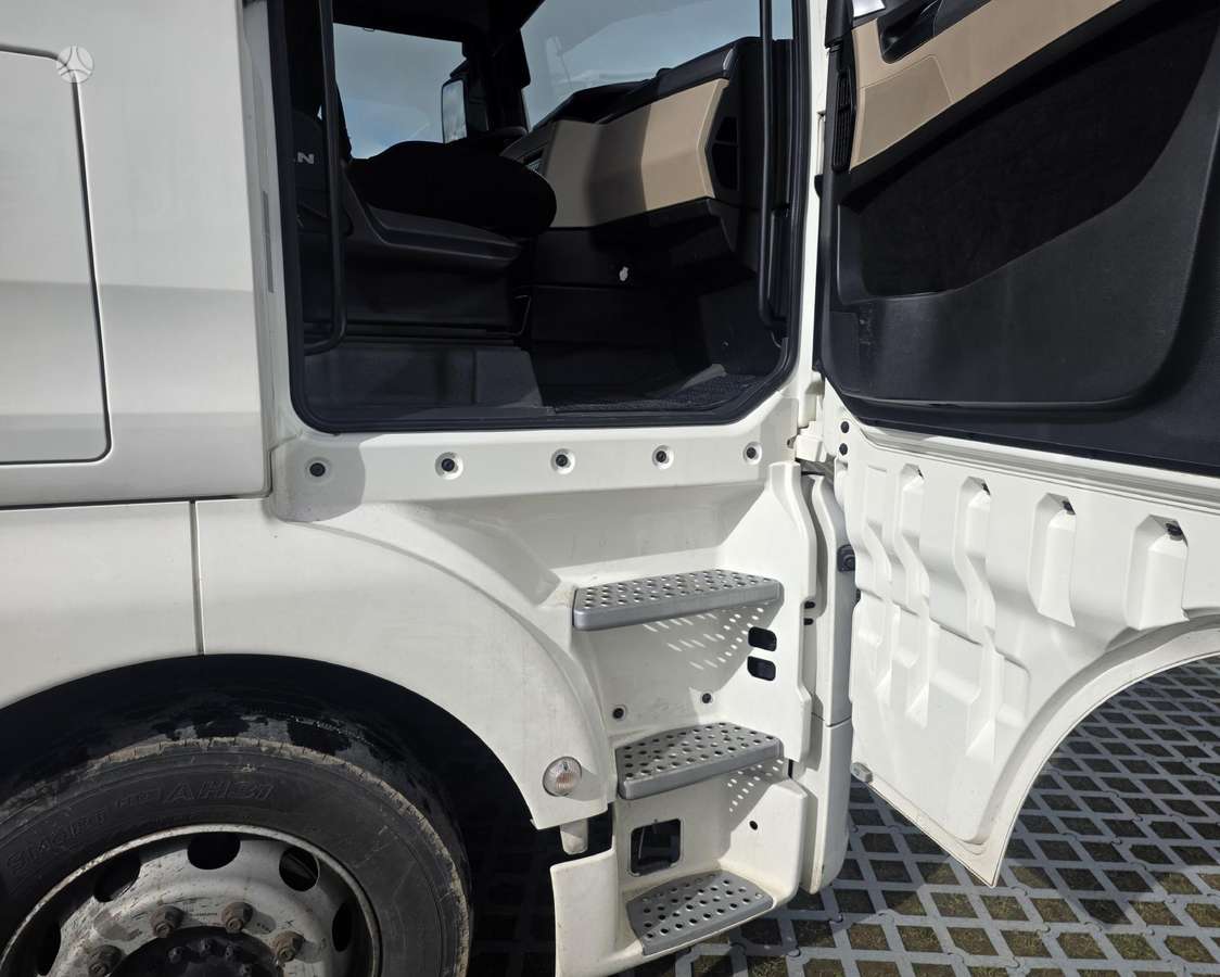 MAN TGX.18-470, double sleeper