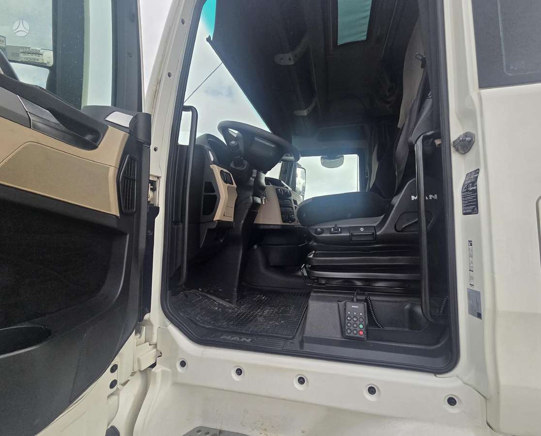 MAN TGX.18-470, double sleeper