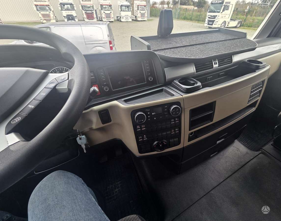 MAN TGX.18-470, double sleeper