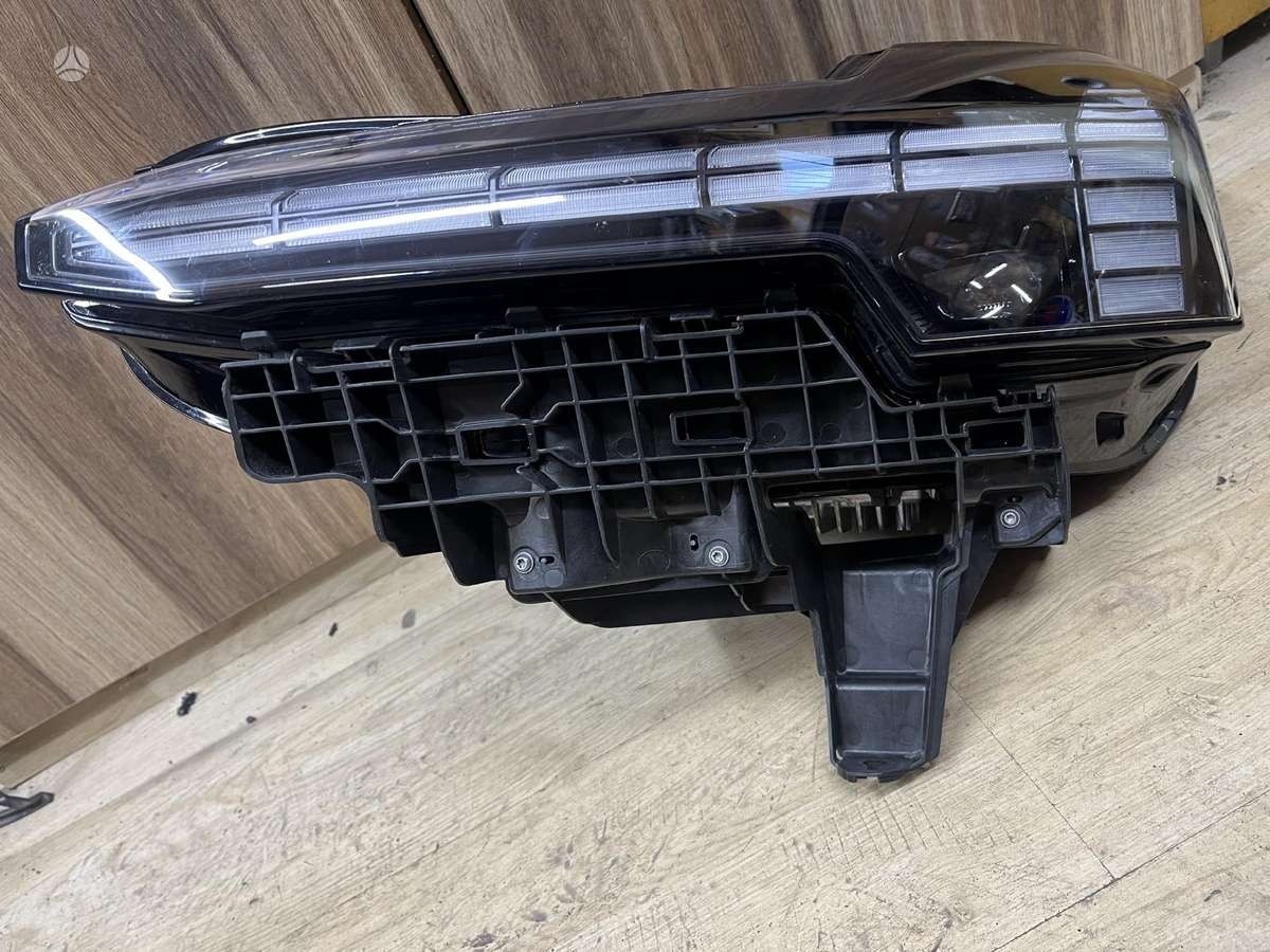 Volvo EX30 фары