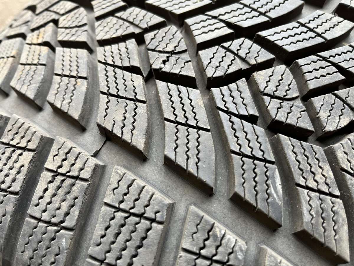 Goodyear UltraGrip Performance +, зимние 255/35 R19