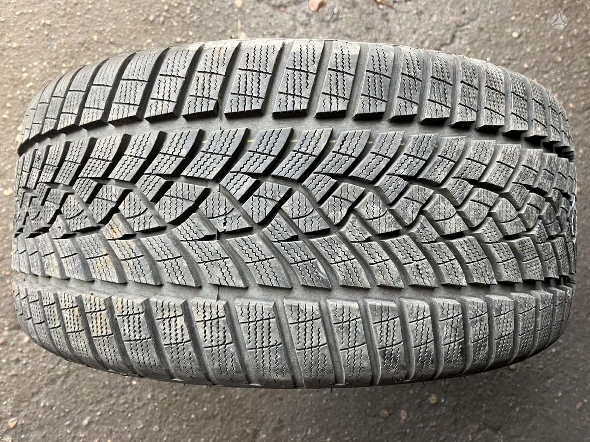 Goodyear UltraGrip Performance +, winter 255/35 R19