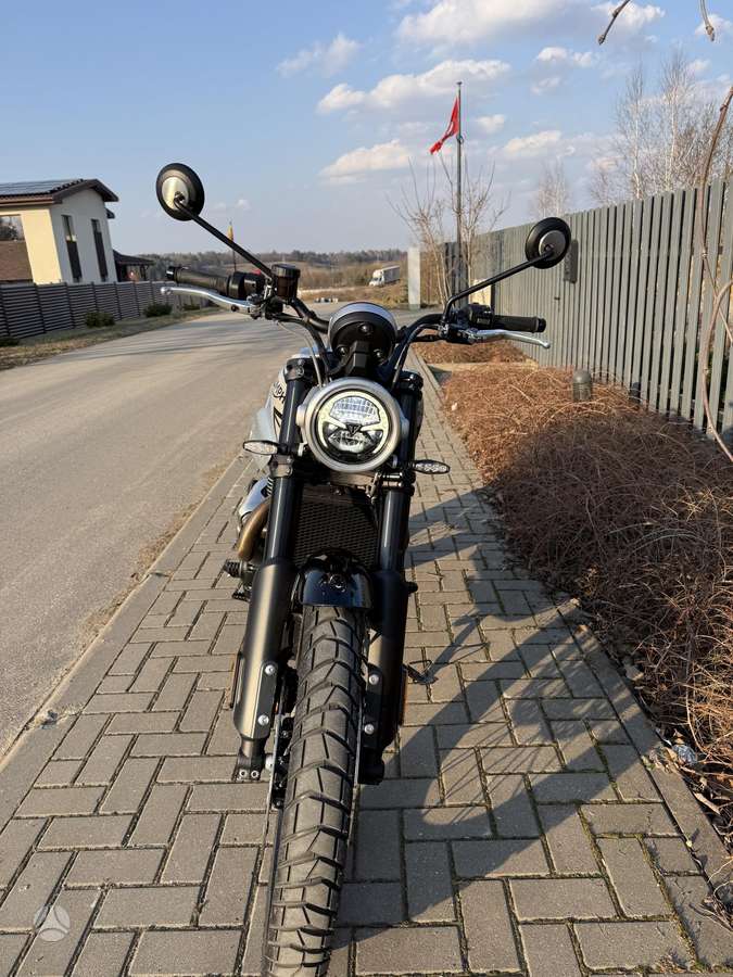 Triumph Scrambler 1200cc, street / classic