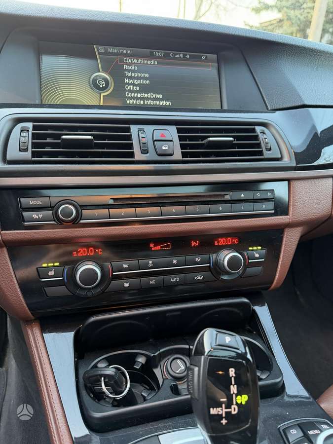 BMW 530, saloon / sedan