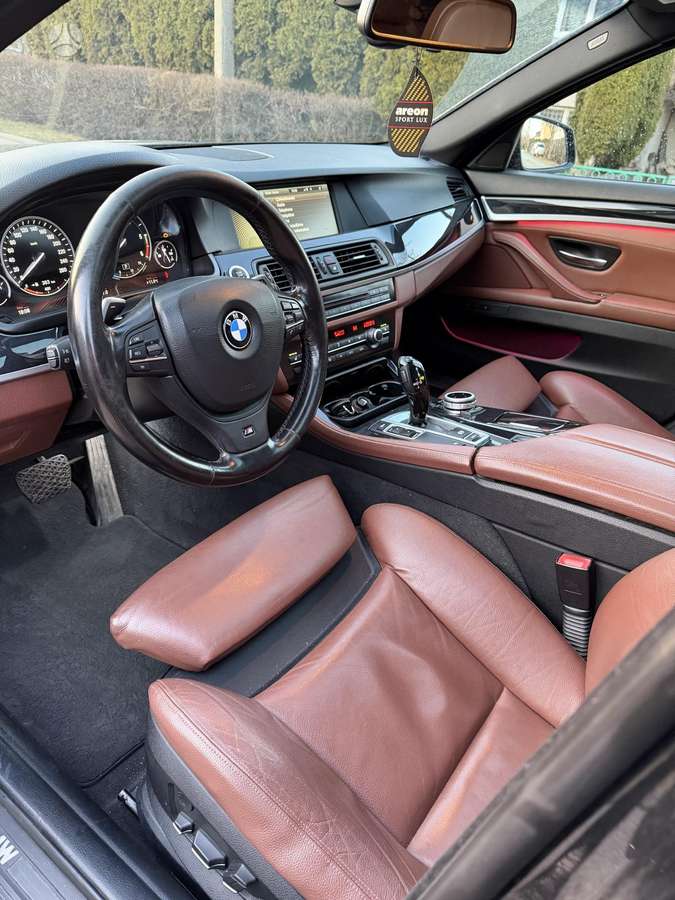 BMW 530, saloon / sedan