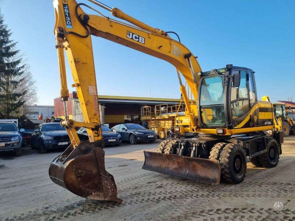 JCB JS130 W, excavator