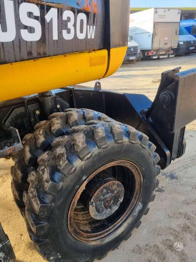 JCB JS130 W, excavator