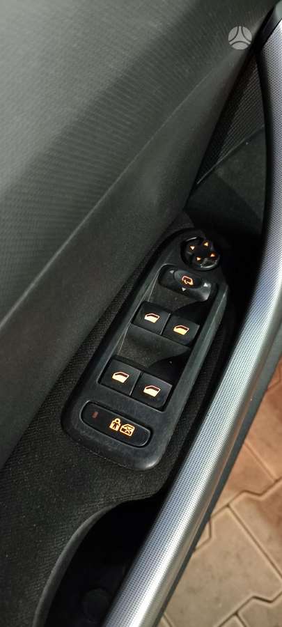 Peugeot 308, 1.6 l., hatchback