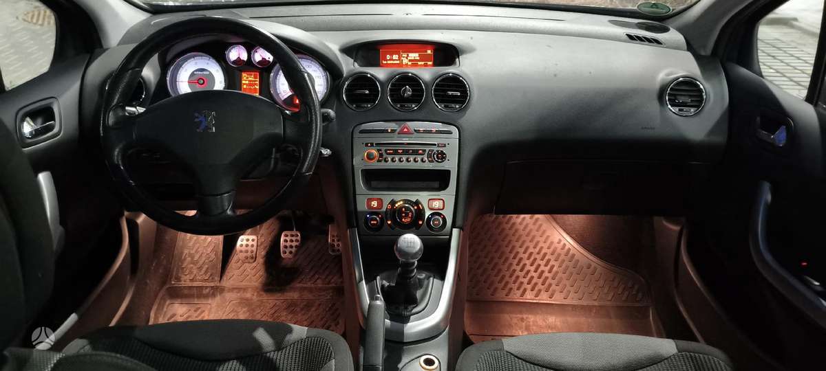 Peugeot 308, 1.6 l., hatchback