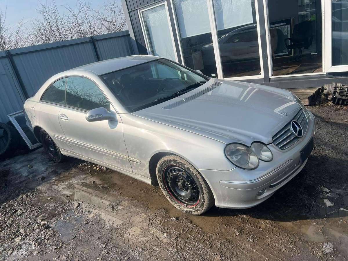 Mercedes-Benz CLK270 dalimis
