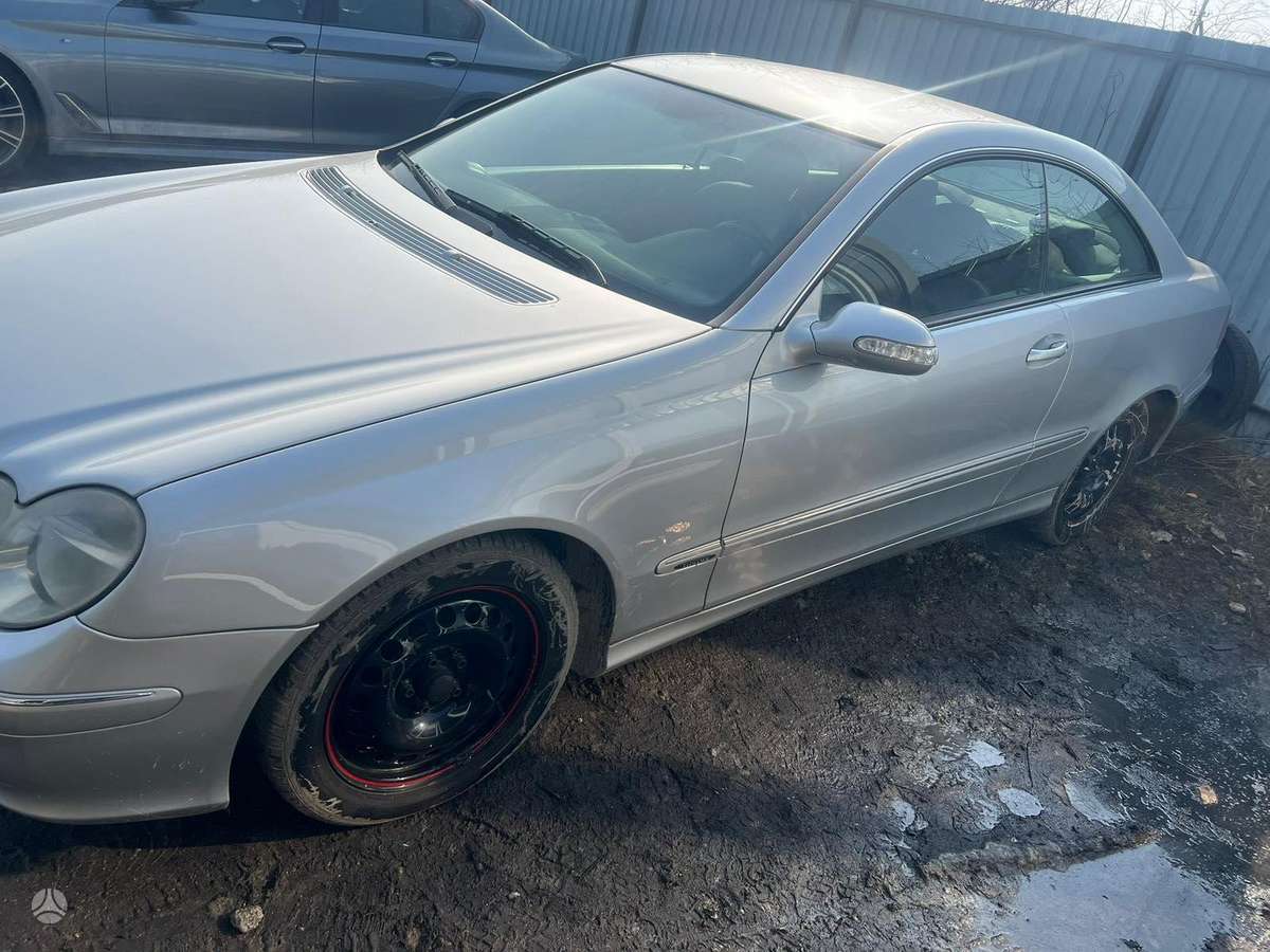 Mercedes-Benz CLK270 dalimis