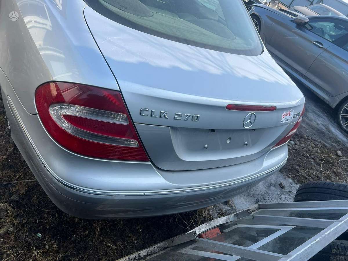 Mercedes-Benz CLK270 dalimis