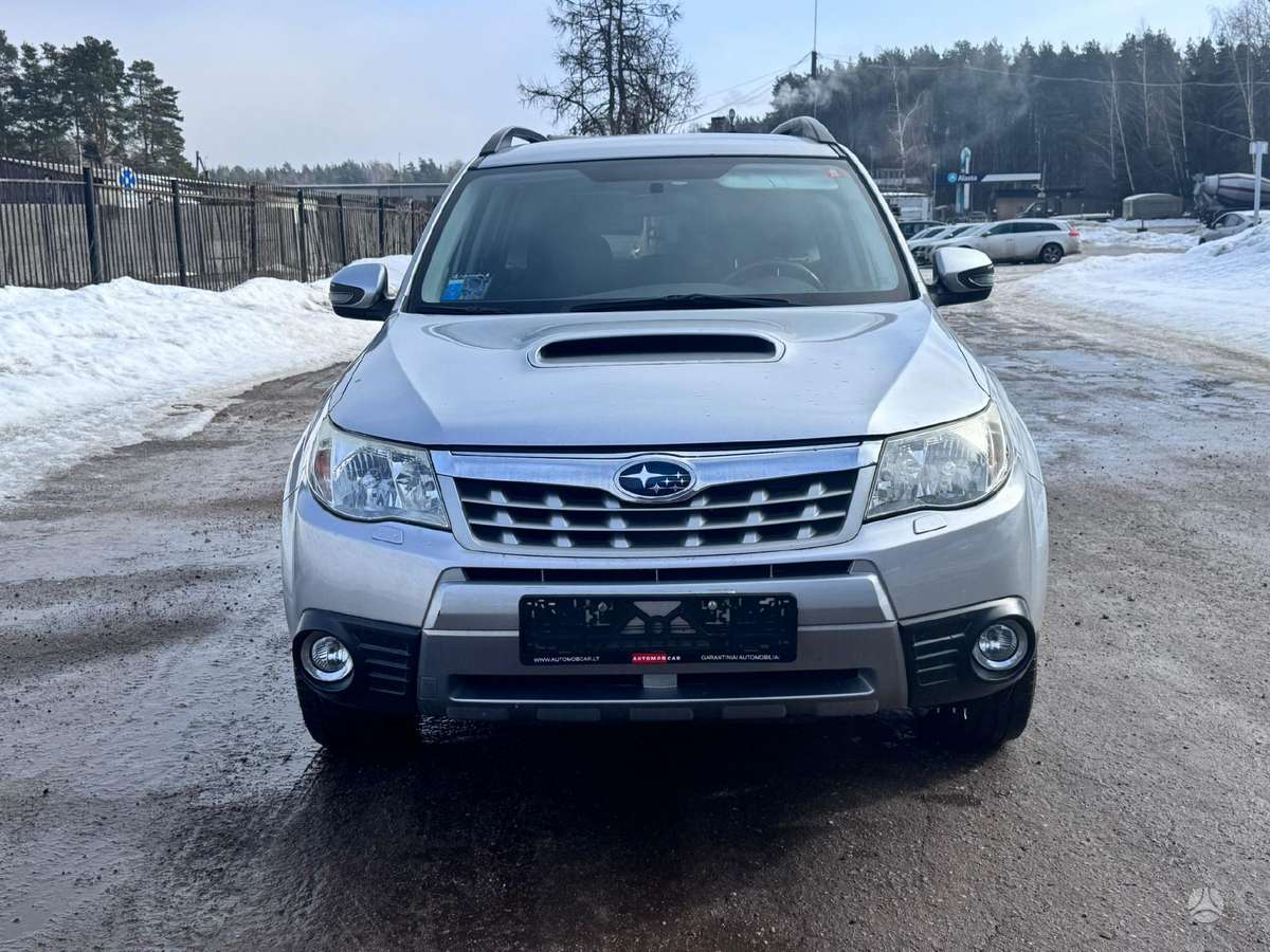 Subaru Forester, 2.0 l., off-road / crossover