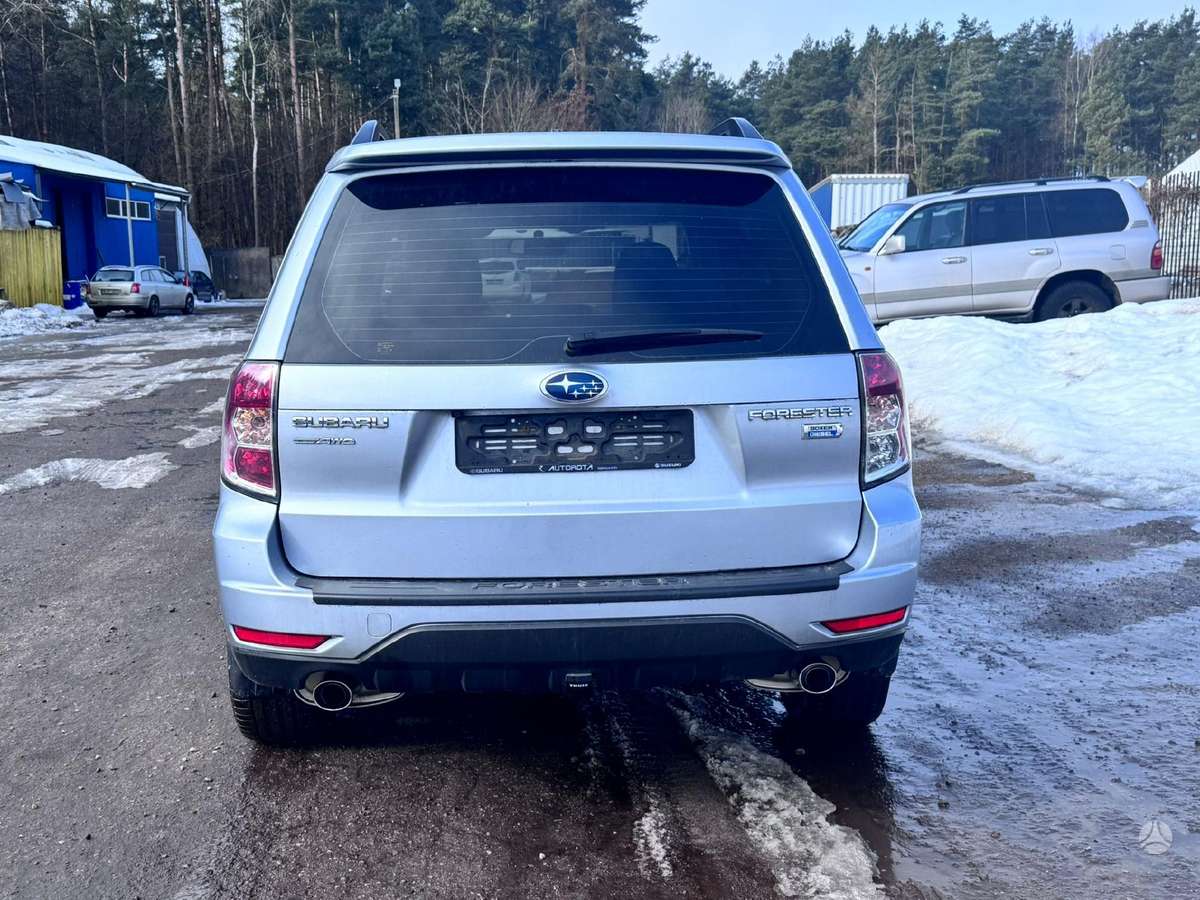 Subaru Forester, 2.0 l., off-road / crossover