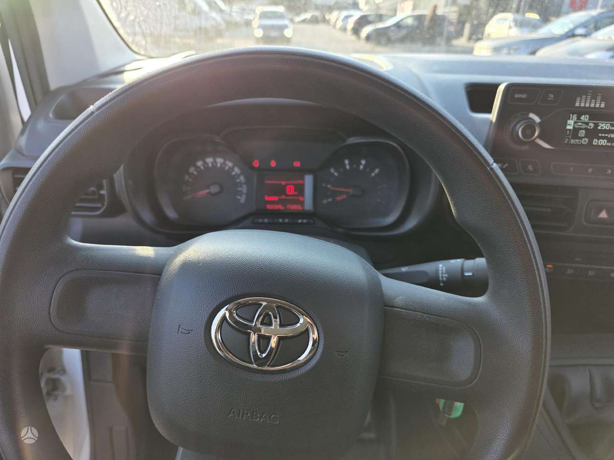 Toyota Proace City - 12