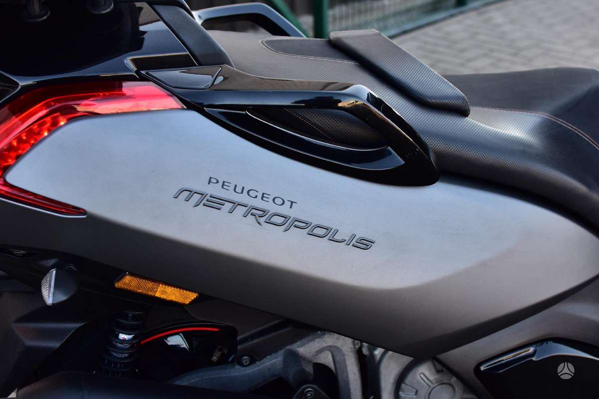 Peugeot Metropolis 400cc, trikes