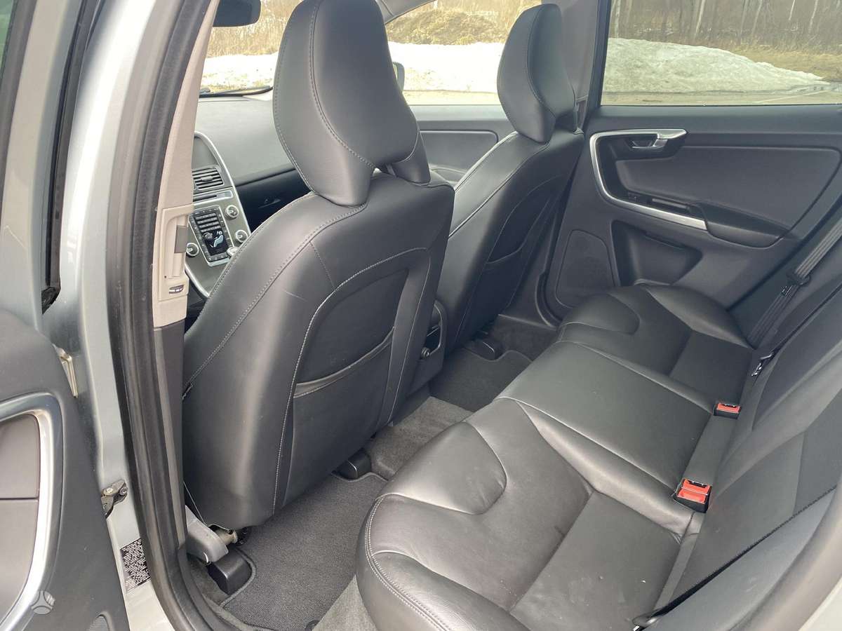 Volvo XC60, 2.0 l., Седан
