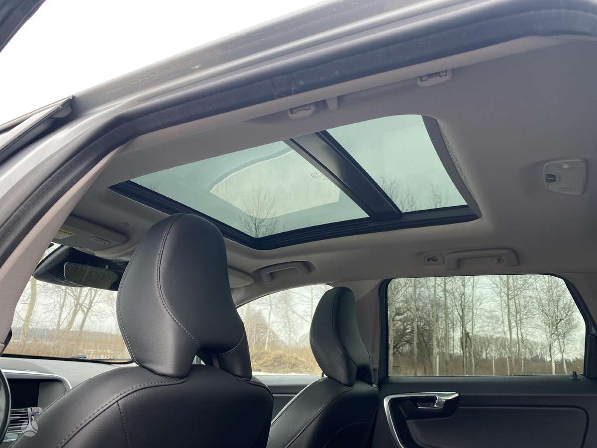 Volvo XC60, 2.0 l., Седан