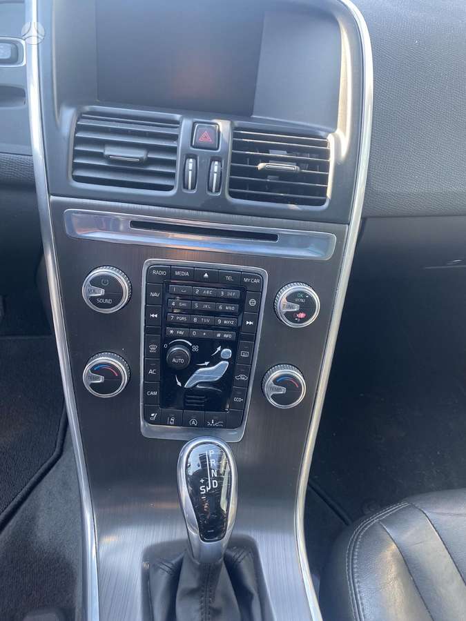 Volvo XC60, 2.0 l., Седан