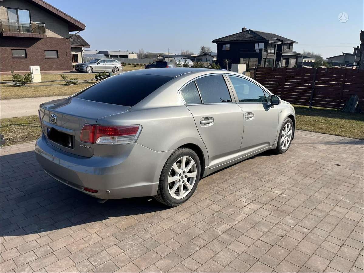 Toyota Avensis - 4