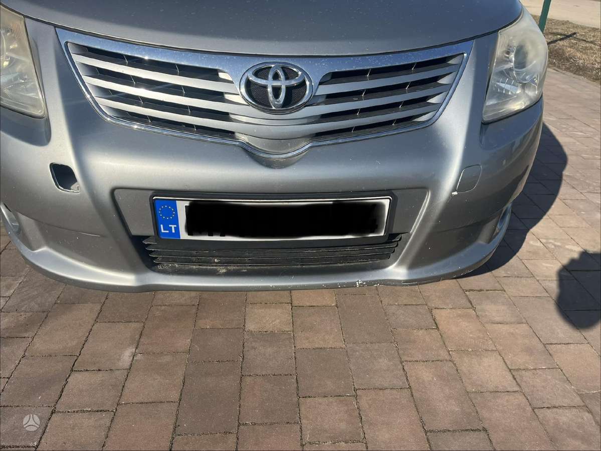 Toyota Avensis - 9