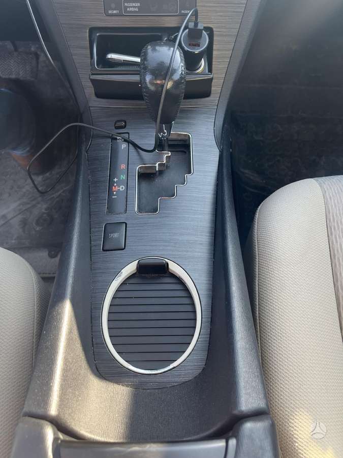 Toyota Avensis - 11